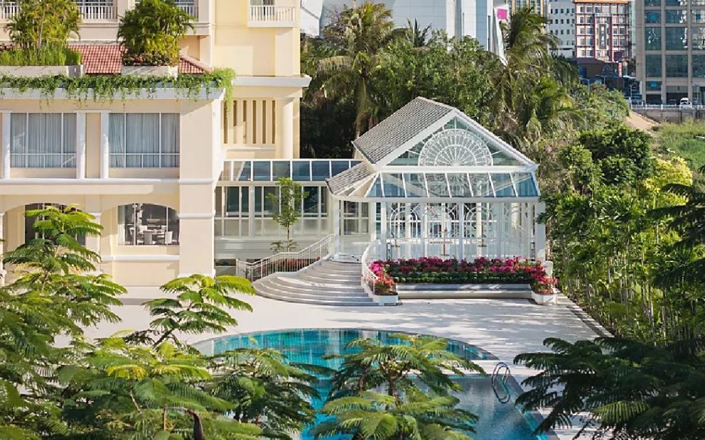 Sofitel-phnom penh-phokeethra-Pool-view