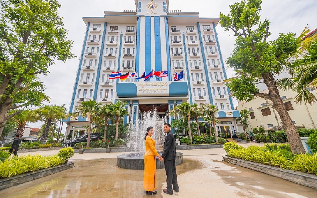 kampongthomroyalhotel-In-Front-View