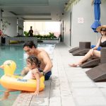 novotelphnompenhbkk1-wimming-pool-lifestyle